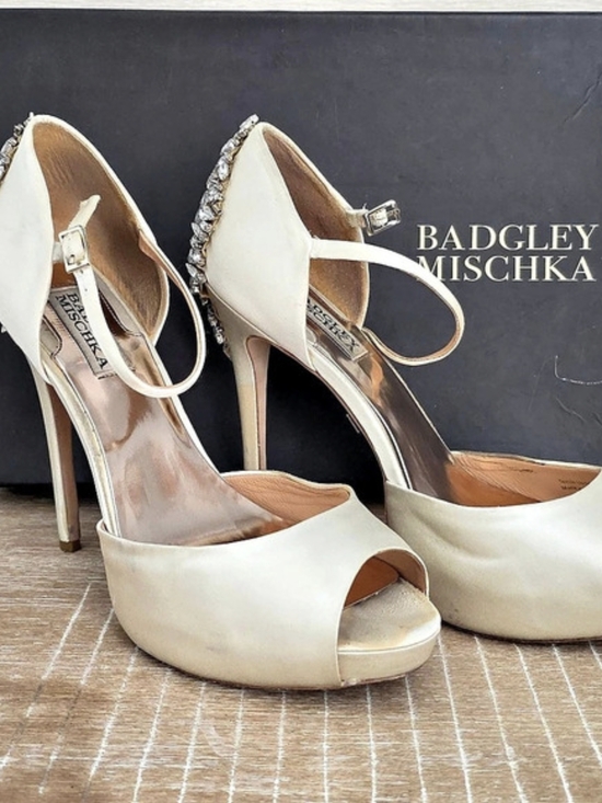 Badgley Mischka Shoes - Badgley Mischka Kiara Crystal Back Open Toe Pump White & Gold US 8 M